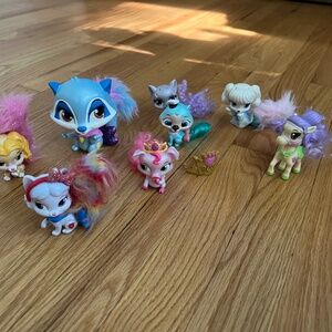 Lot Disney Palace Pets
